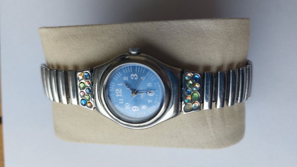 Swatch Montres: Damenuhr Montre femmes SWATCH Irony 25mm läuft – D'occasion à Neuhausen par Alfasan 8