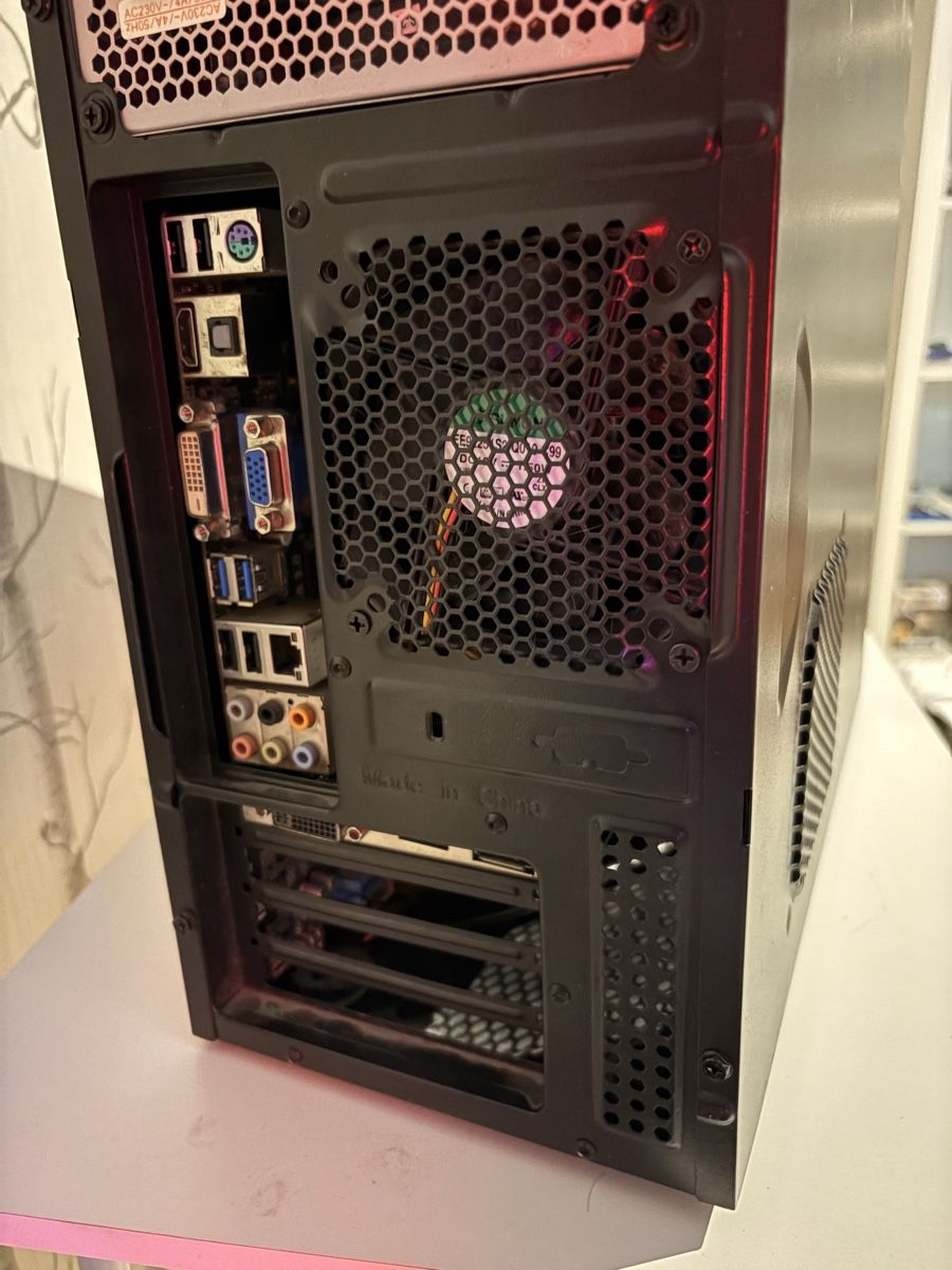 PCs: Ordinateur de bureau – Defekt aus Dompierre FR von PRiT_Madara 2