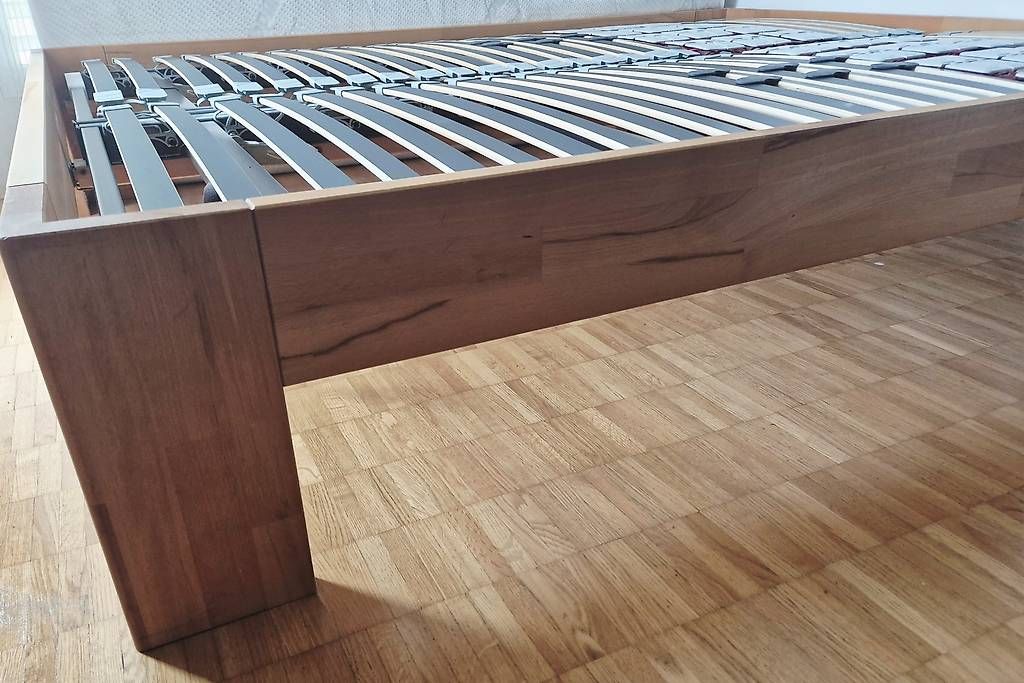 Letti: Holzbett mit Lattenrost – Usato da Wetzikon ZH venduto da Juergen_B 2