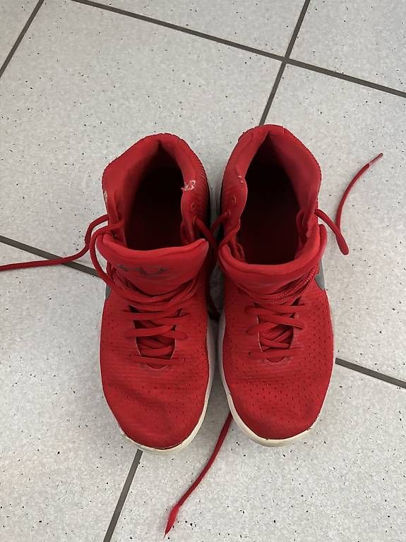 Nike Scarpe da uomo: Scarpe da basket – Usato da Claro venduto da pri_wh7f 1