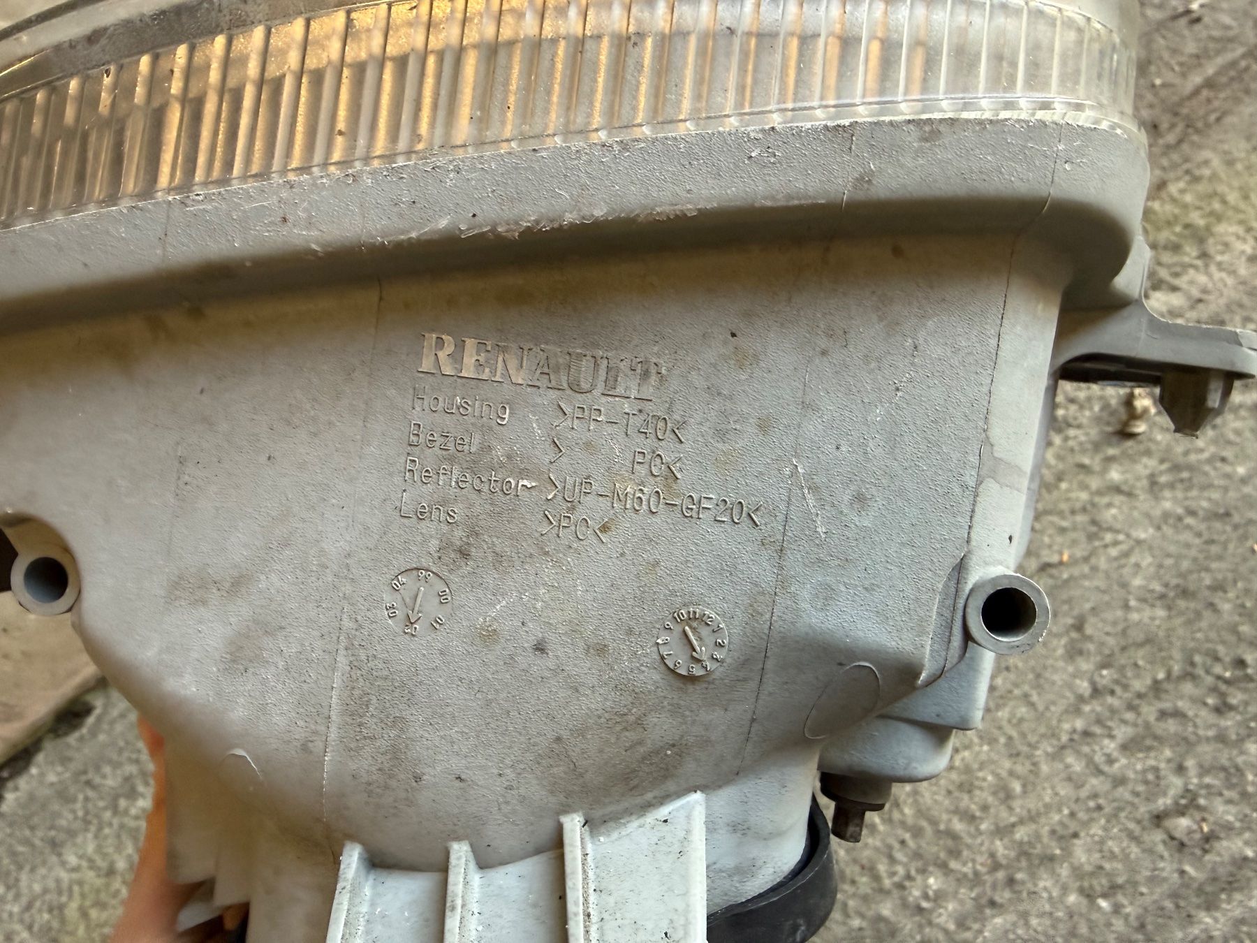 Phares: Scheinwerfer rechts Renault Twingo C06 – D'occasion à Lützelflüh-Goldb par Guemseli 3