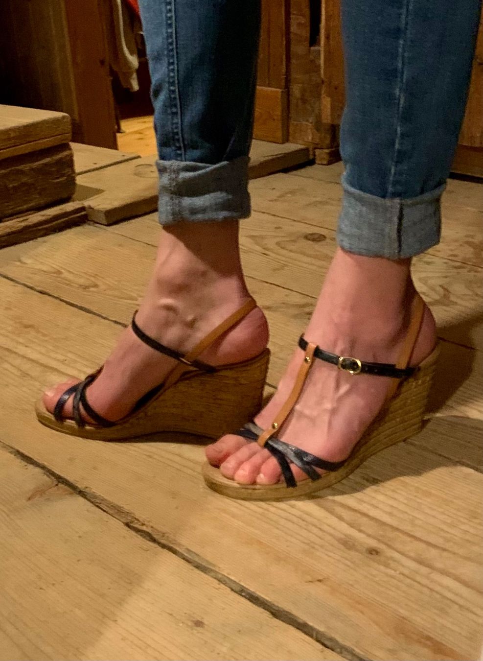 Damenschuhe: Leder Sandalen mit Keilabsatz, Grösse 39 – Gebraucht aus Wolfhalden von Bilgi90