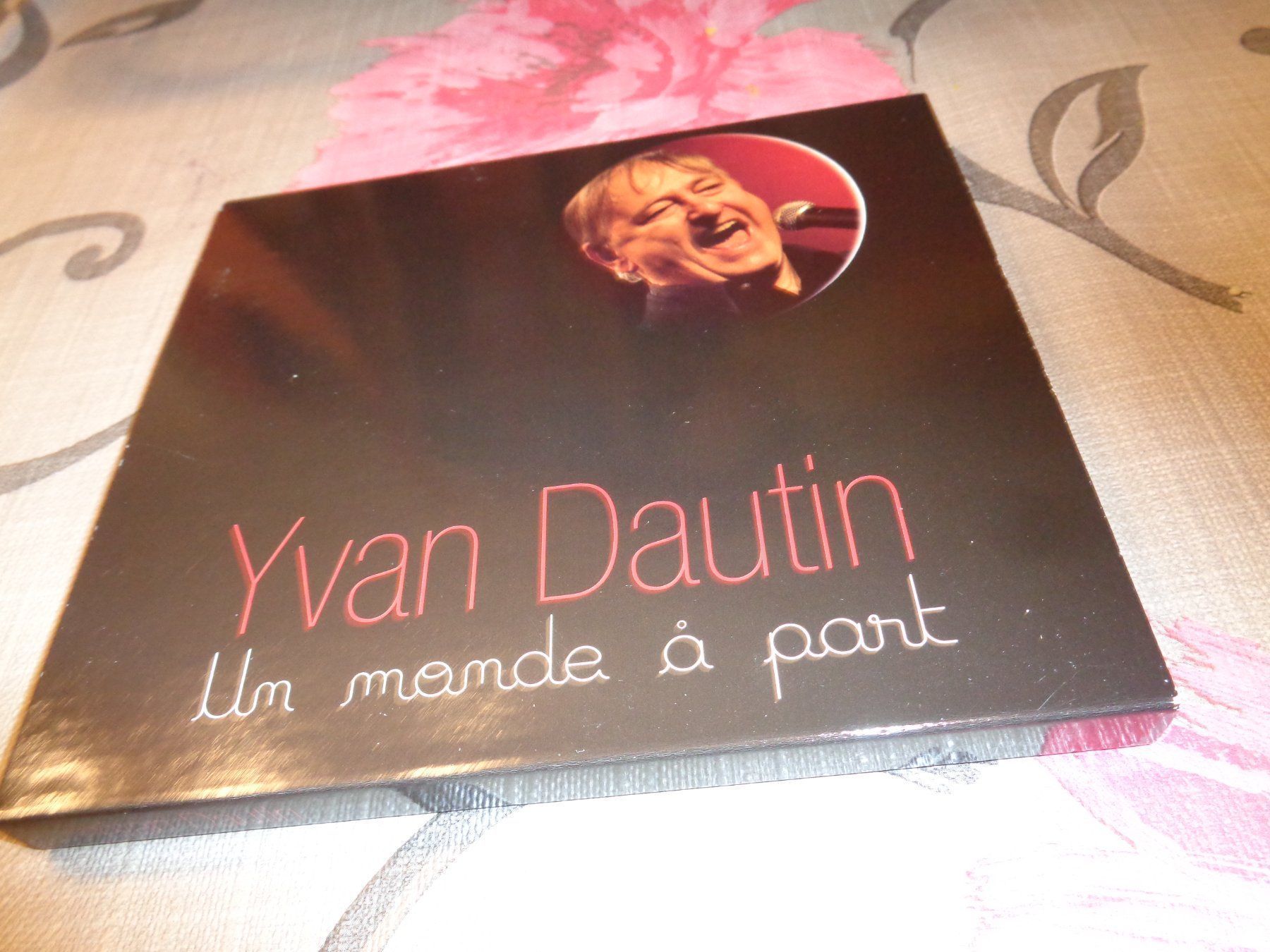 CD: Yvan Dautin - UnMonde a part CD – Usato da Olten venduto da Disc-Ausverkauf