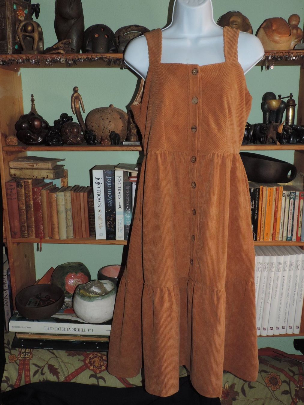 Vestiti: jolie robe cotelée brun camel – Usato da Genève venduto da Axelle333 2
