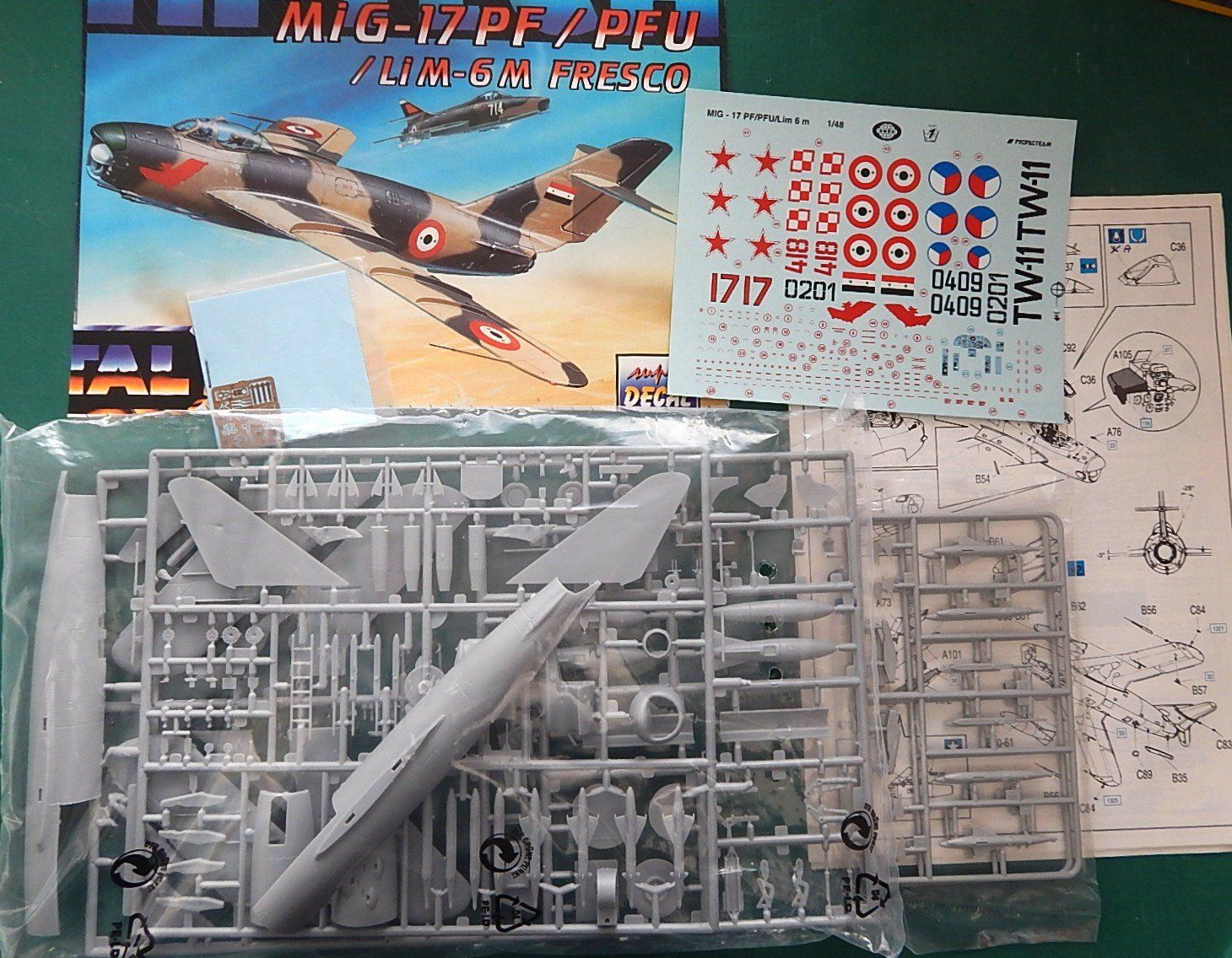 Kit di modellismo & Modellini statici: MiG-17 bundle - 2 Kits – Nuovo (secondo la descrizione) da Neuchâtel venduto da PAB2000 2