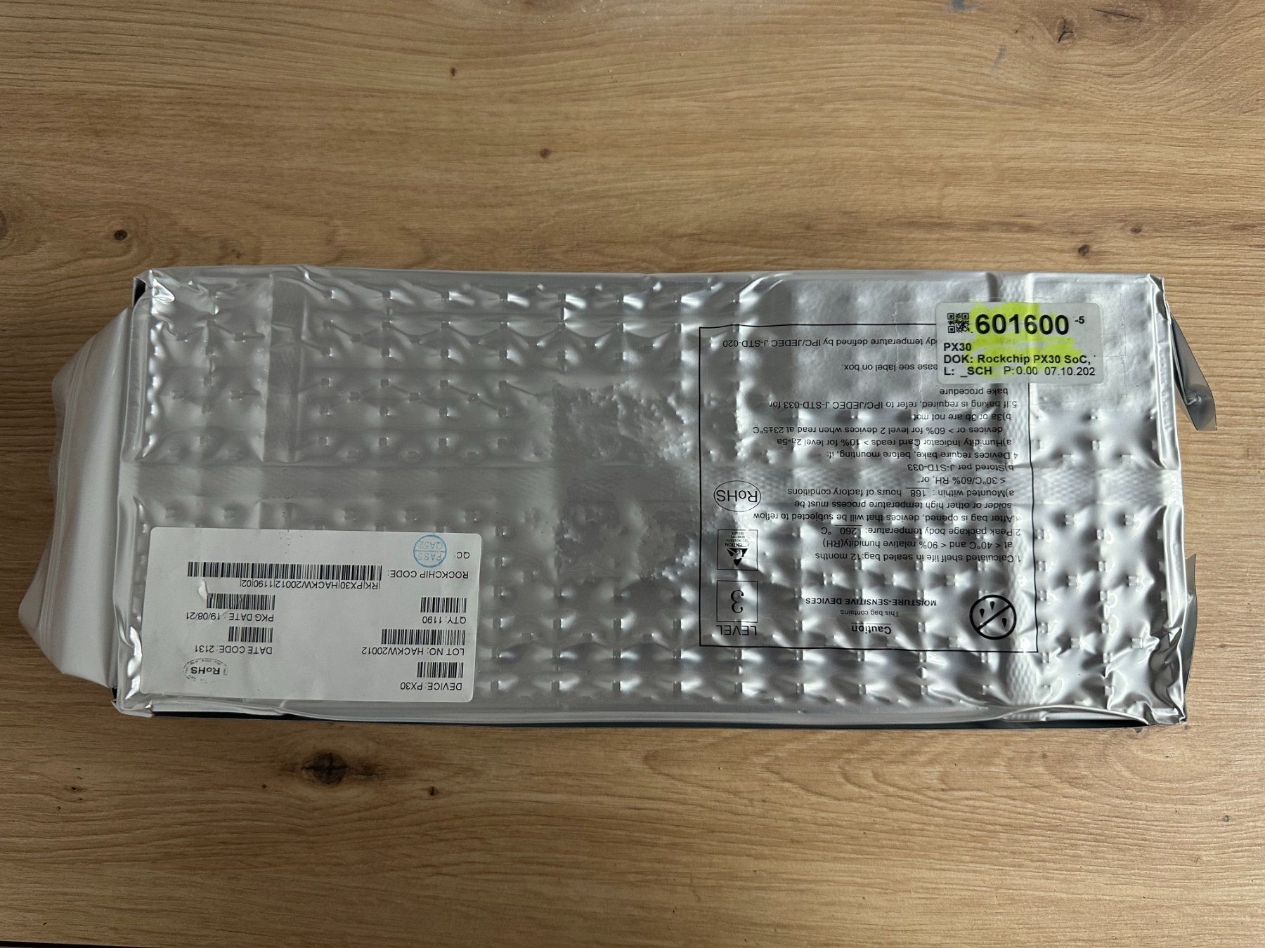 Componenti elettronici: Knapp 4'000 Rockchip Microchips – Nuovo (secondo la descrizione) da Schindellegi venduto da dan_vw5p