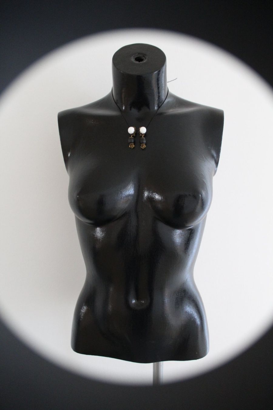 Orecchini pendenti & Orecchini a lobo: Vintage Ohrklips – Usato da Locarno venduto da madame-tus-sauds 1