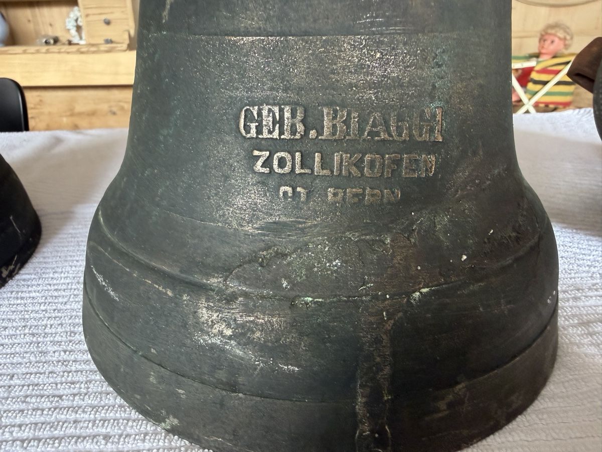Glocken & Treicheln: 3 antike Kuhglocken ab 1.- Fr. – Defekt aus Ruswil von Mfladibus 4