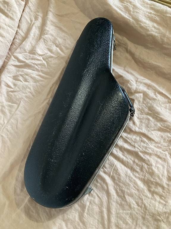 Strumenti musicali: Formkoffer Tenorsaxophon  – Usato da Biel/Bienne venduto da nikaufderlauer 1