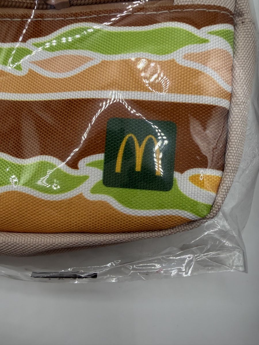 Taschen: McDonalds Big Mac Tasche neu originalverpackt – Neu und originalverpackt aus Altenrhein von Riccidp 2
