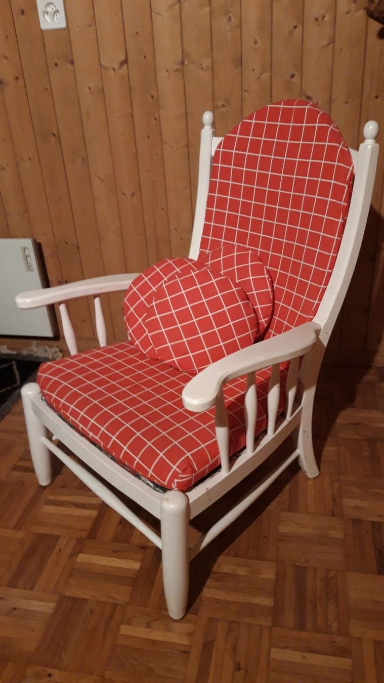 Sessel: Bequemer Sessel  / Stuhl aus Holz – Gebraucht aus Horw von Richy0 1