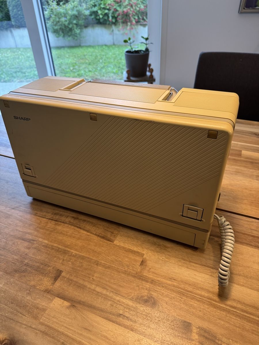 Sharp Notebook: Sharp PC-7221 Vintage Portable Computer – Usato da Kilchberg ZH venduto da hen_ml78 2