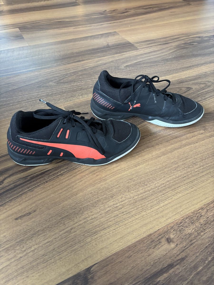 Puma Herrenschuhe: Puma Indoor Turnschuh Gr.38.5 – Gebraucht aus Büsserach von Zimtstaernli19