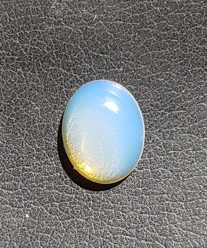 Pietre preziose: Opal Oval 1.0ct – Nuovo e nell'imballaggio originale da zuerich venduto da Jewlsdesign