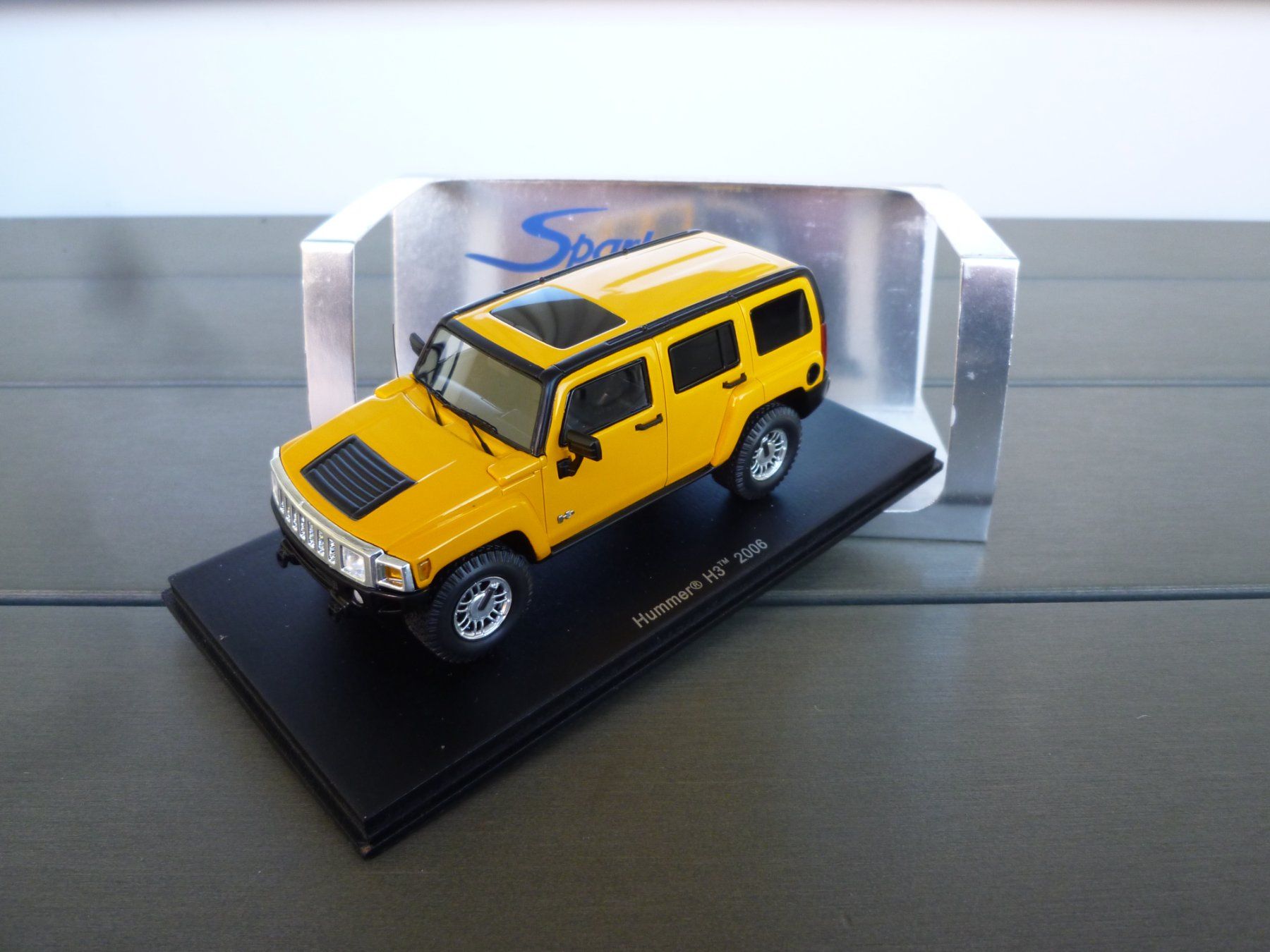 Spark Modellini d'auto: Hummer H3 (2006) – Nuovo e nell'imballaggio originale da Flawil venduto da Imperiosud