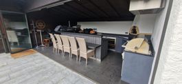 Outdoor Küche, neuwertig, mit Grill und Pizzaofen 🔥🍕