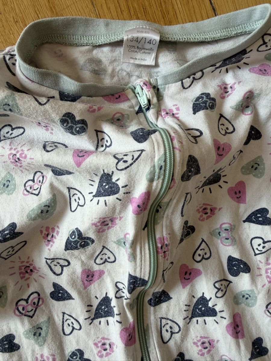 Pigiama & Simili: Schlafanzug/Jumpsuit Gr. 116/ 122 – Usato da Bern venduto da Elisa64 1
