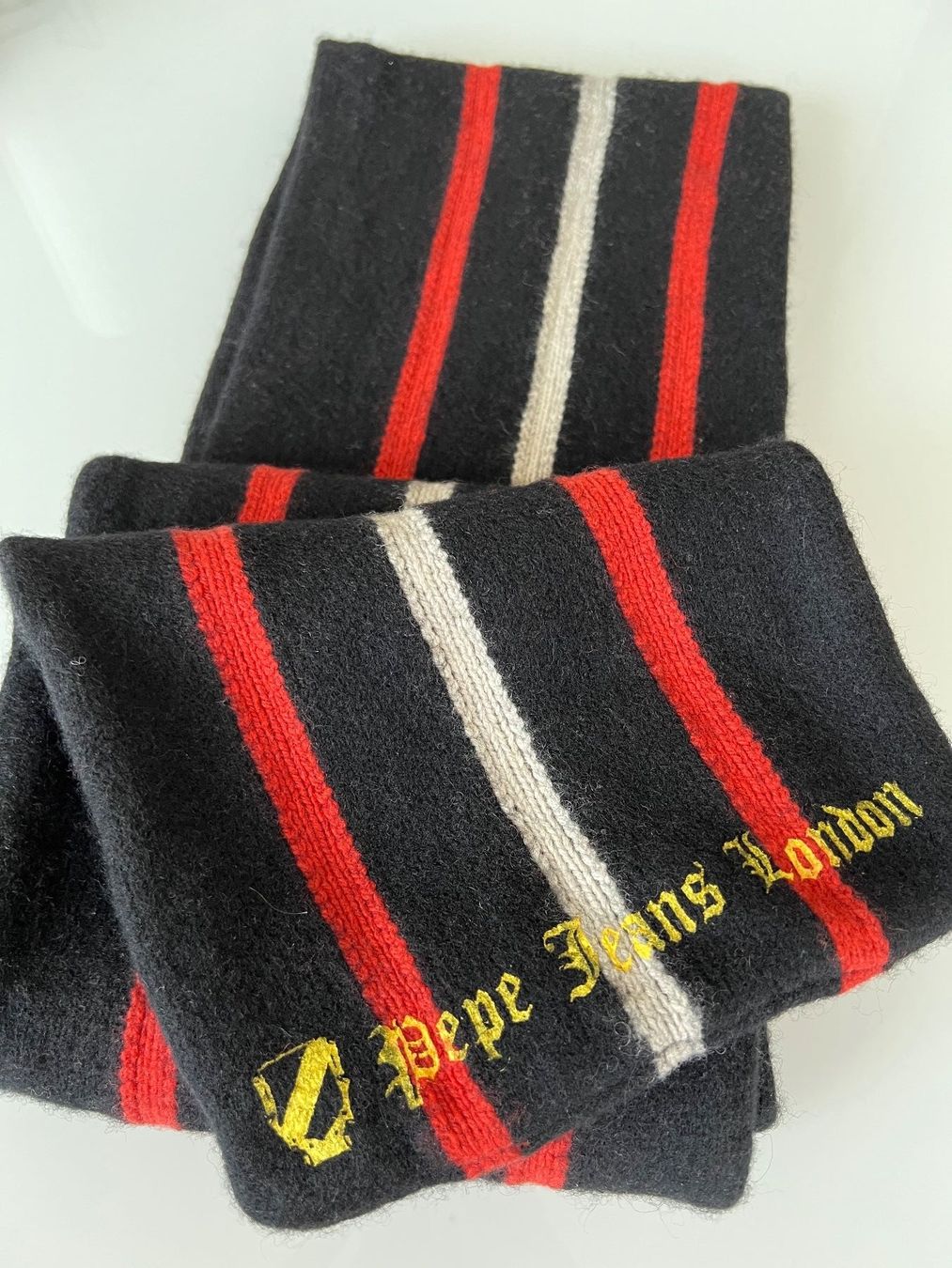 Pepe Jeans Foulard & Sciarpe: Echarpe rayée (rouge/blanc/noir) - 160x20 – Usato da Genève venduto da valmath 2