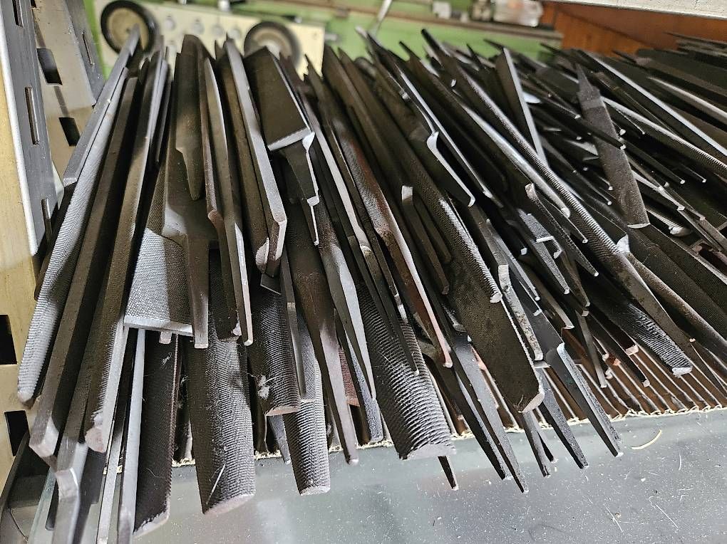 Tutti gli attrezzi: 5 Feilen nach Wahl – Usato da Urnäsch venduto da Bisch92 1