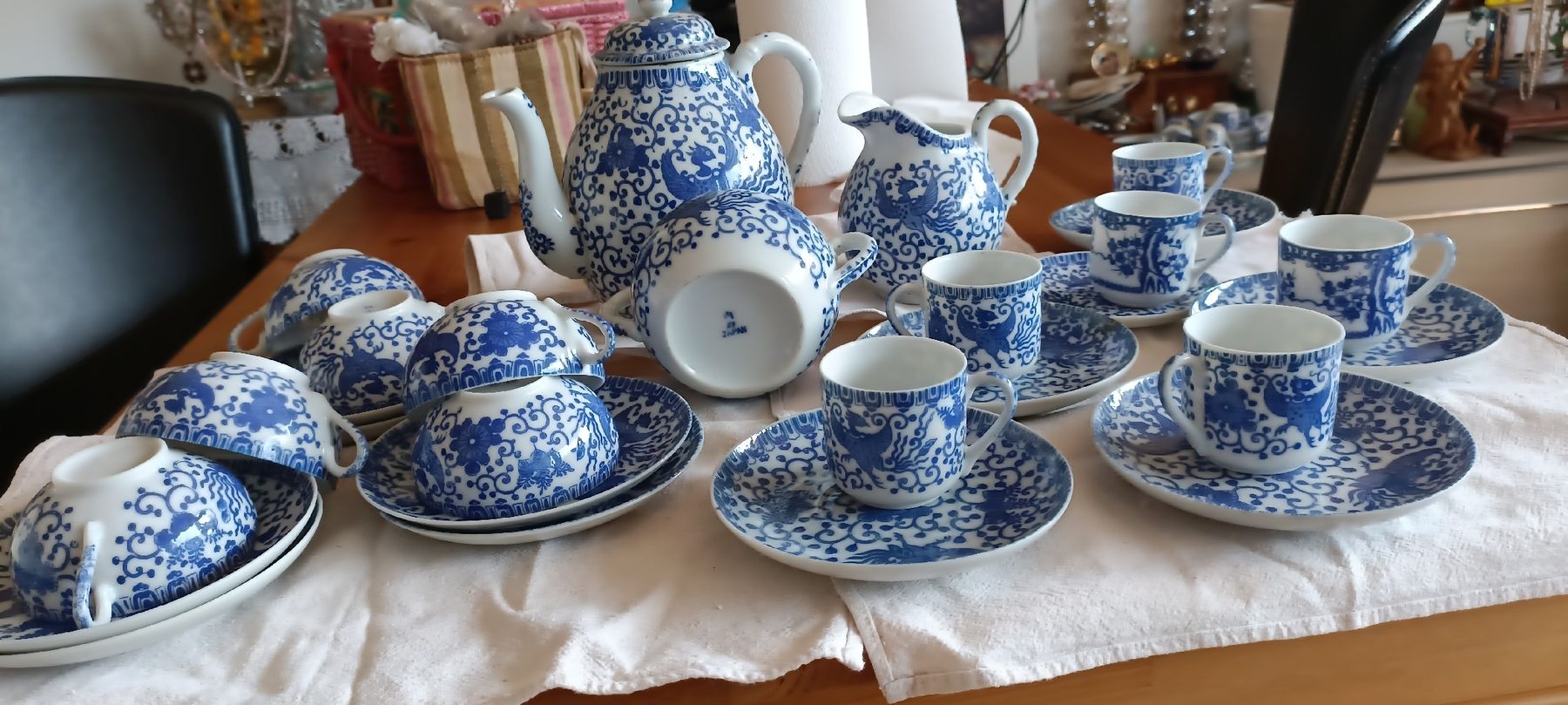 Set di piatti: Set tazzine e caffettiera blu e bianche con fenice . Japan  – Usato da Lugano venduto da ycd_rv8h 7