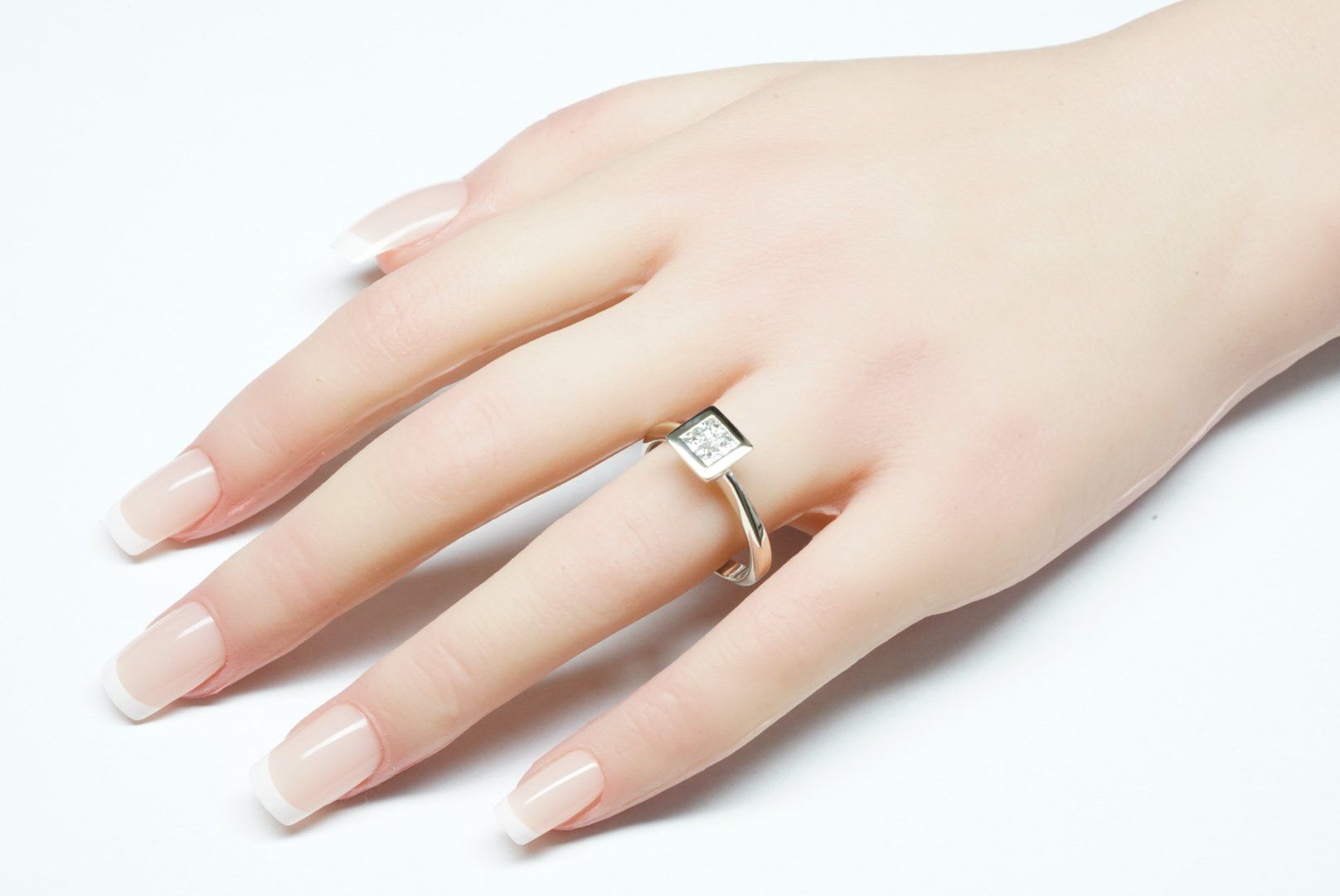 Ringe: Fingerring Weissgold 18k mit Diamanten – Gebraucht aus Bülach von Re-Jewelled 4