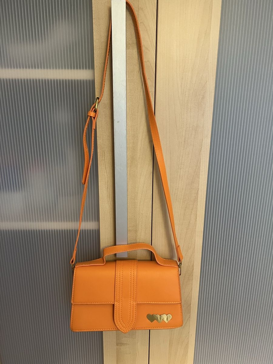 Taschen für Damen: Umhängetasche orange – Gebraucht aus Winterthur von Dasomesi