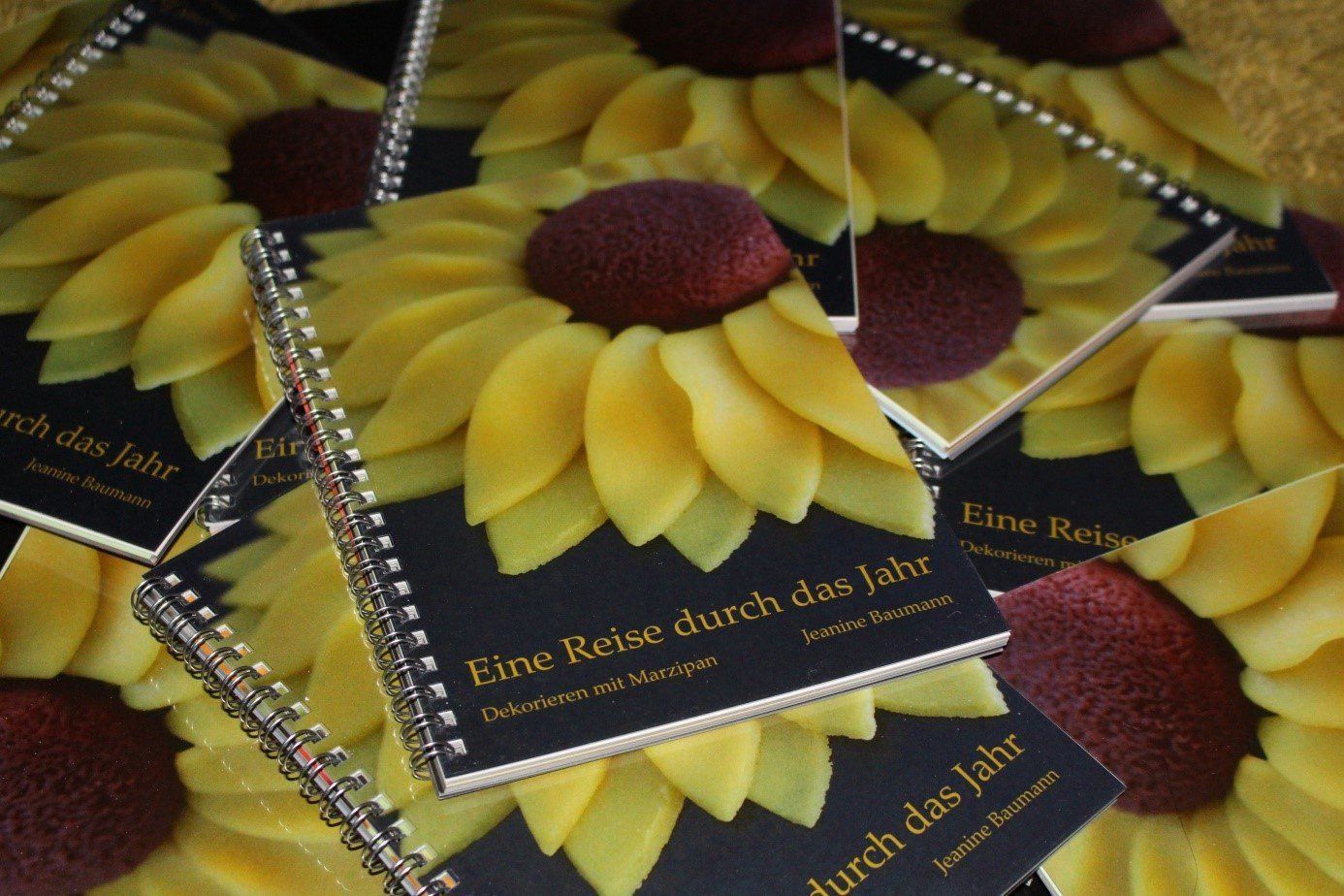Essen & Trinken: Buch Dekorieren mit Marzipan (NEU) – Neu und originalverpackt aus Münsingen von baumannan