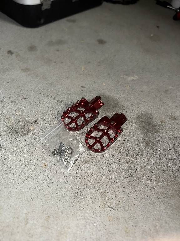 Tutti i ricambio per moto: Fussrasten Rot – Usato da Möriken AG venduto da nil_hmm8 2