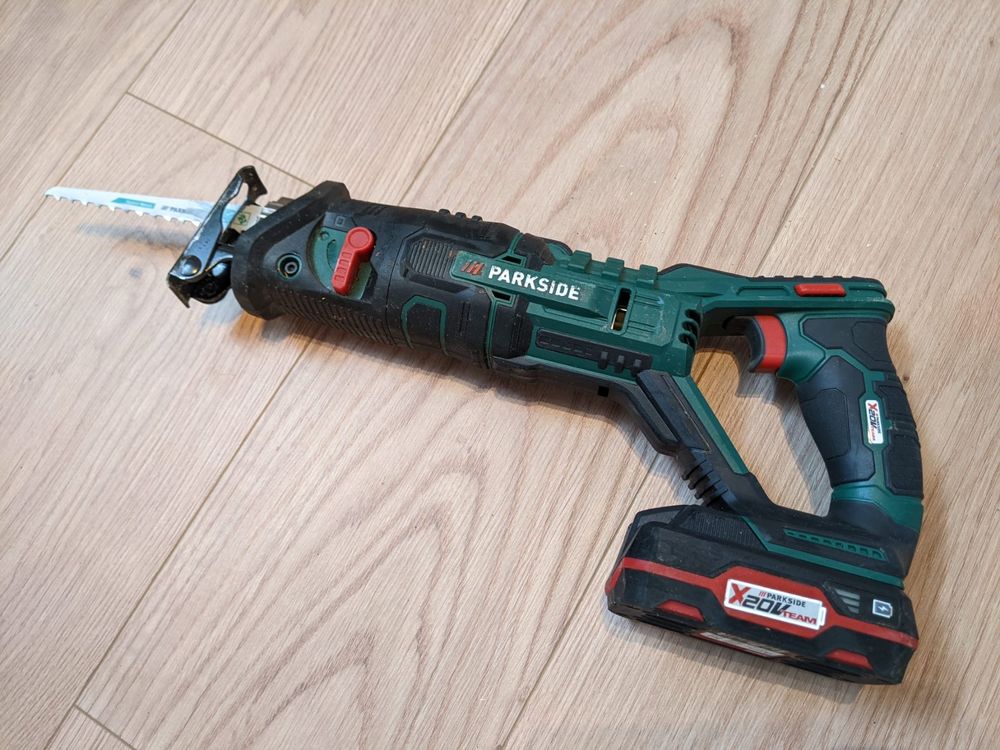PARKSIDE® SCIE SABRE sans fil PSSA 20-Li , 20V EUR 94,90 - IT