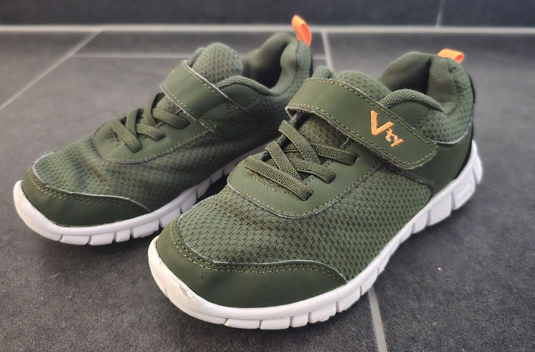 Scarpe per ragazzi: Schuhe Grösse 30 – Usato da Birmensdorf ZH venduto da nad_5hfd 1