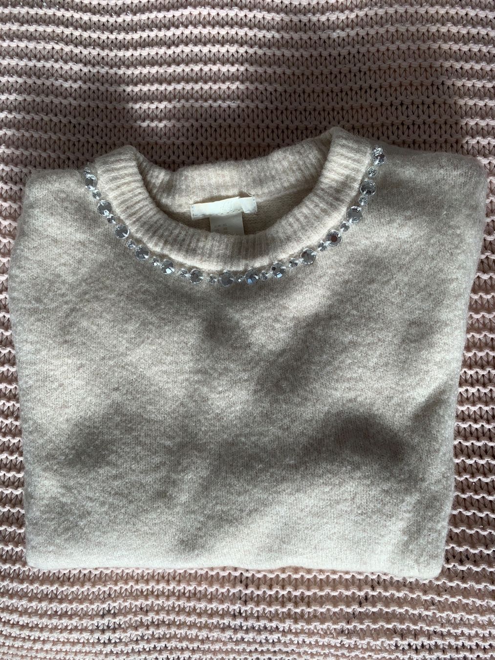 H&M Pullover & Sweatshirts: Pull blanc chic – Gebraucht aus Montreux von iizaa811