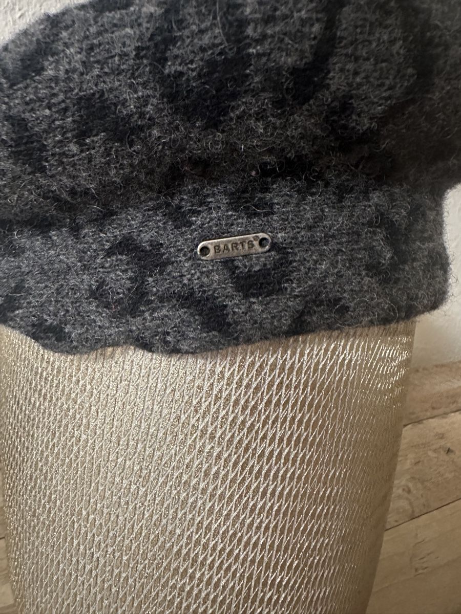 Barts Copricapi, berretti & cappellini: Barts Leconte Beret – Wollbarett grau leopard – Usato da Steffisburg venduto da blackcoffee 2