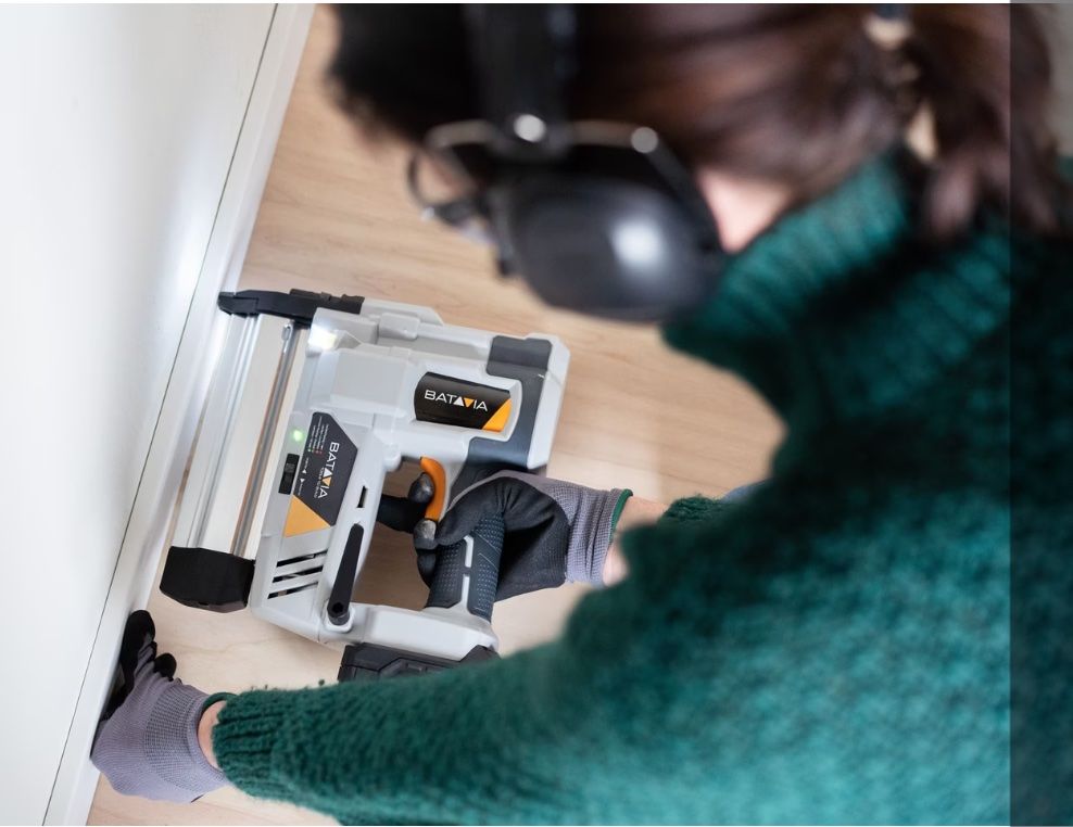 Tutte le macchine: Akku-Klammer-Nagel-Tacker 18 Volt – Nuovo e nell'imballaggio originale da Solothurn venduto da Bulldog 2