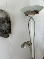 Stehlampe mit Leseleuchte, modern