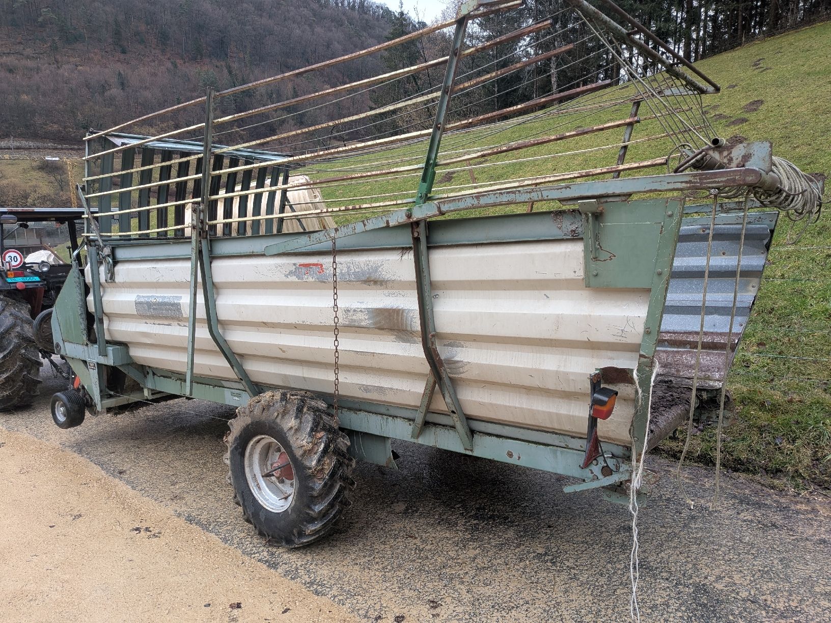 Tutte le macchine: Agrar Ladewagen – Usato da Rümlingen venduto da Nero036 2