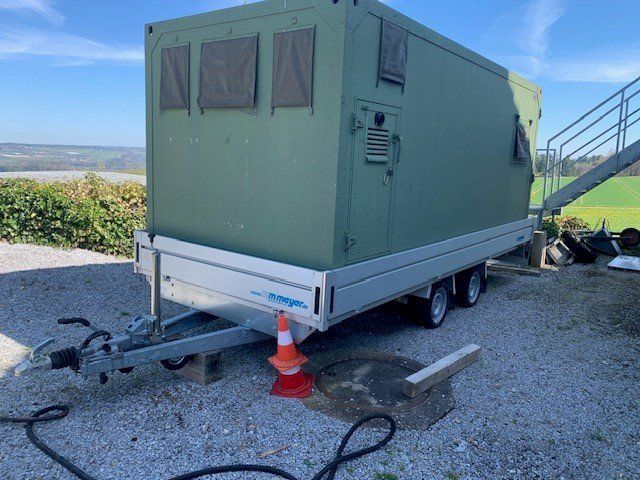 Wm Meyer Anhänger: Anhänger 3'500 kg, inkl. Armee Container – Neu (gemäss Beschreibung) aus Schönholzerswilen von RWS_BAUTECH