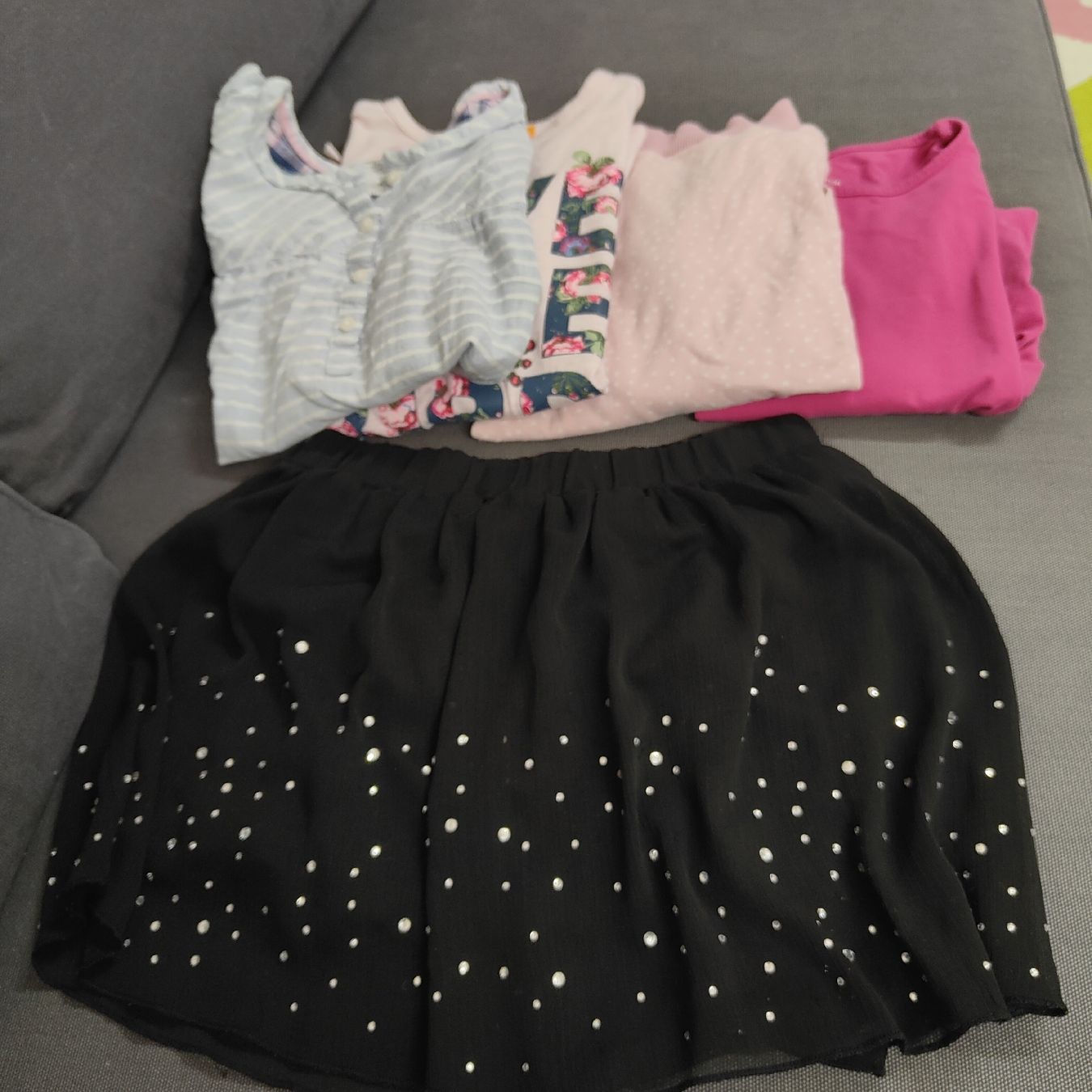 Lotti & Set di vestiti: Kleiderpaket Mädchen Grösse 122/128 – Usato da Rapperswil SG venduto da SabinaBischof 3