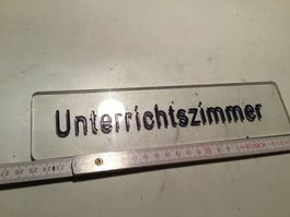 Türbeschriftung aus Plexiglas Unterrichtszimmer