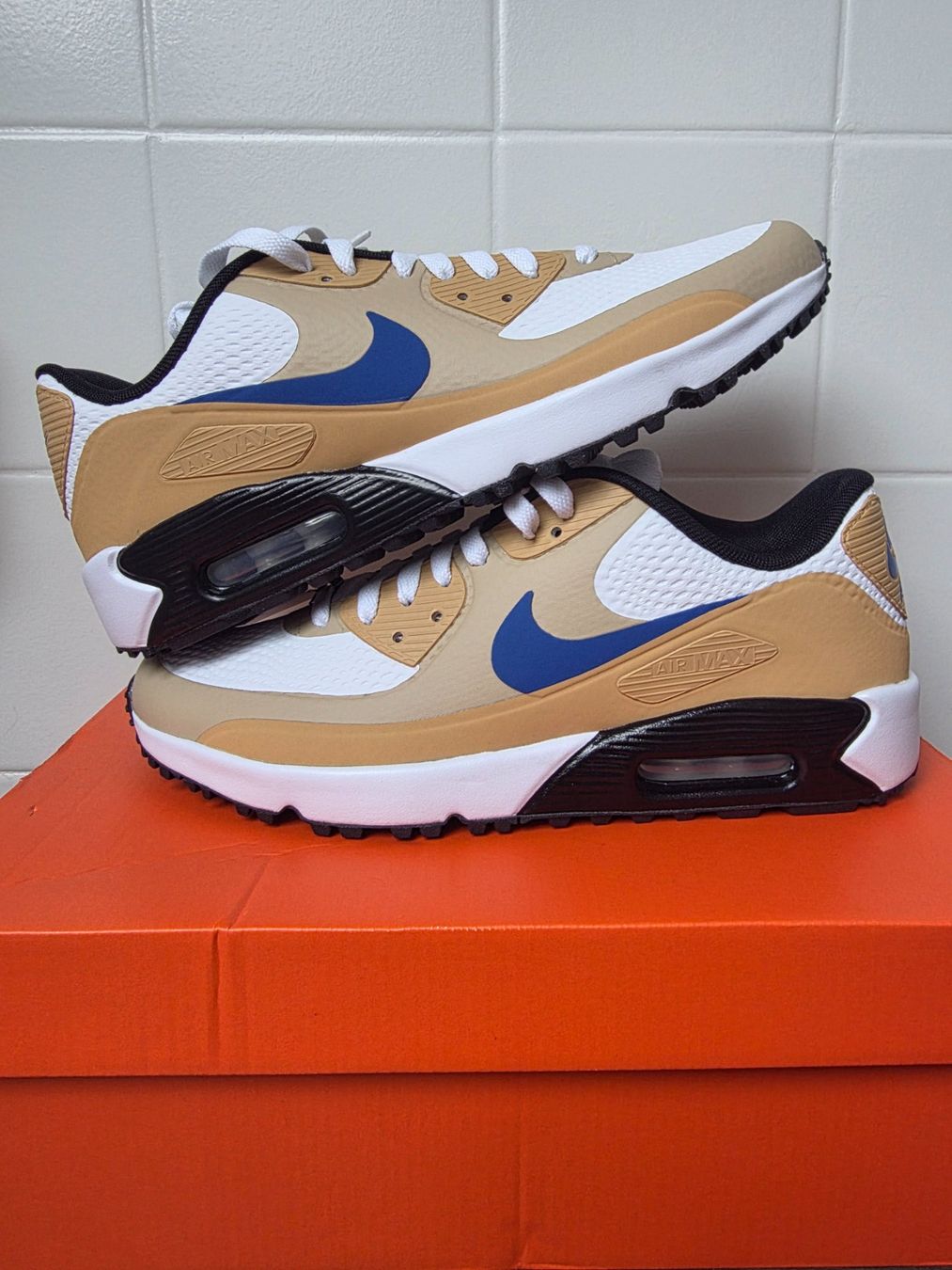 Nike Herrenschuhe: Nike Air Max 90 – Neu und originalverpackt aus Fleurier von dav_xx8y