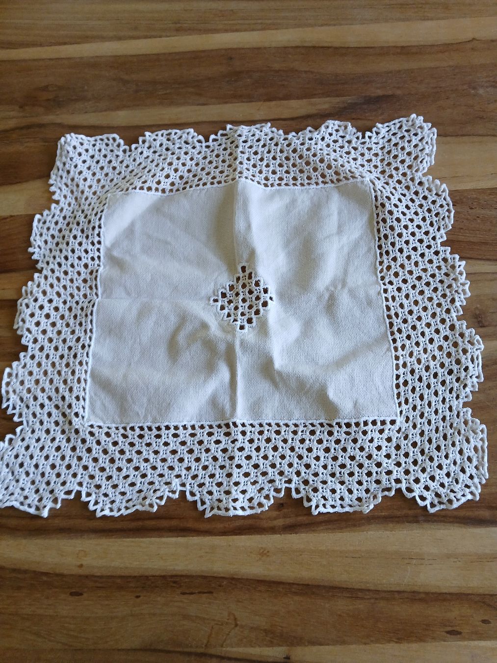 Tutte le decorazioni: Vintage Crochet Doily,  Decorative Accent Piece – Usato da Dübendorf venduto da LoRi-2026