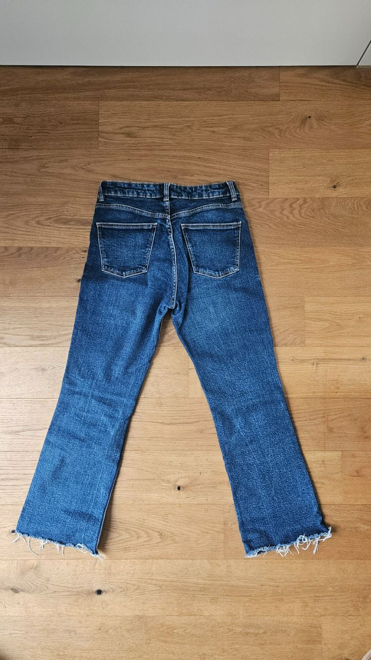 Zara Jeans: Jeans Mid-Waist Flare Cropped – Nuovo (secondo la descrizione) da Gockhausen venduto da Carolin_K 1