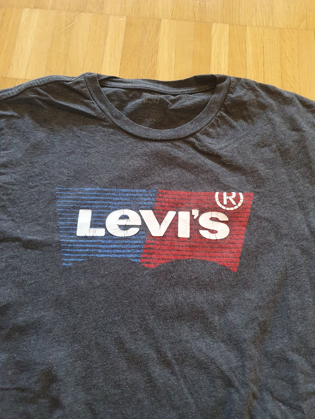 Levi's T-Shirts: Tshirt Levis Grösse M – Gebraucht aus Rothenburg von phi_t656 1