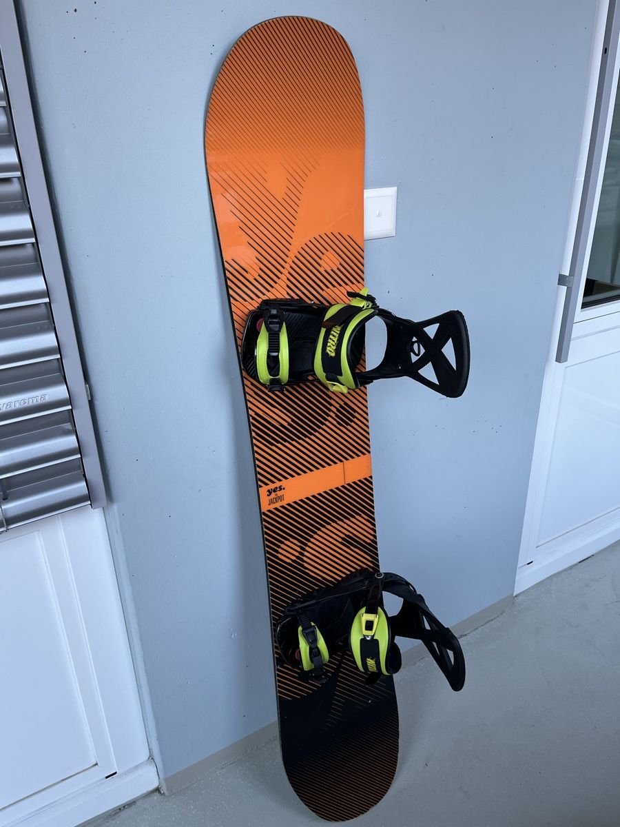 Board: Snowboard YES The Jackpot 154cm inkl. Bindung – Usato da Horgen venduto da pupcia01 3