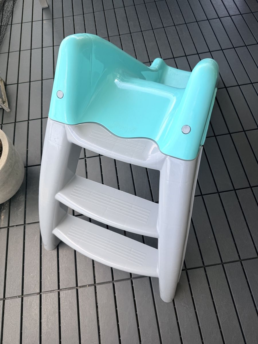 Toboggan: Kinder Rutsche blau Grösse ca. 100cm gebraucht – D'occasion à Wallisellen par Nujurnubuenu 4