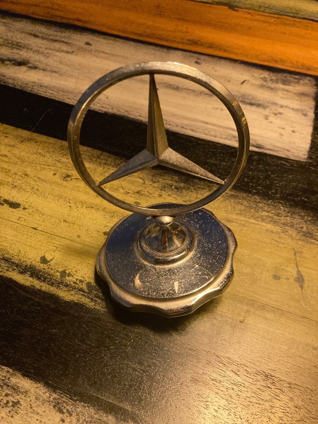 Mercedes-Benz Tutti pezzi di ricambio auto: Mercedes Benz Stern – Usato da Zürich venduto da Russo85