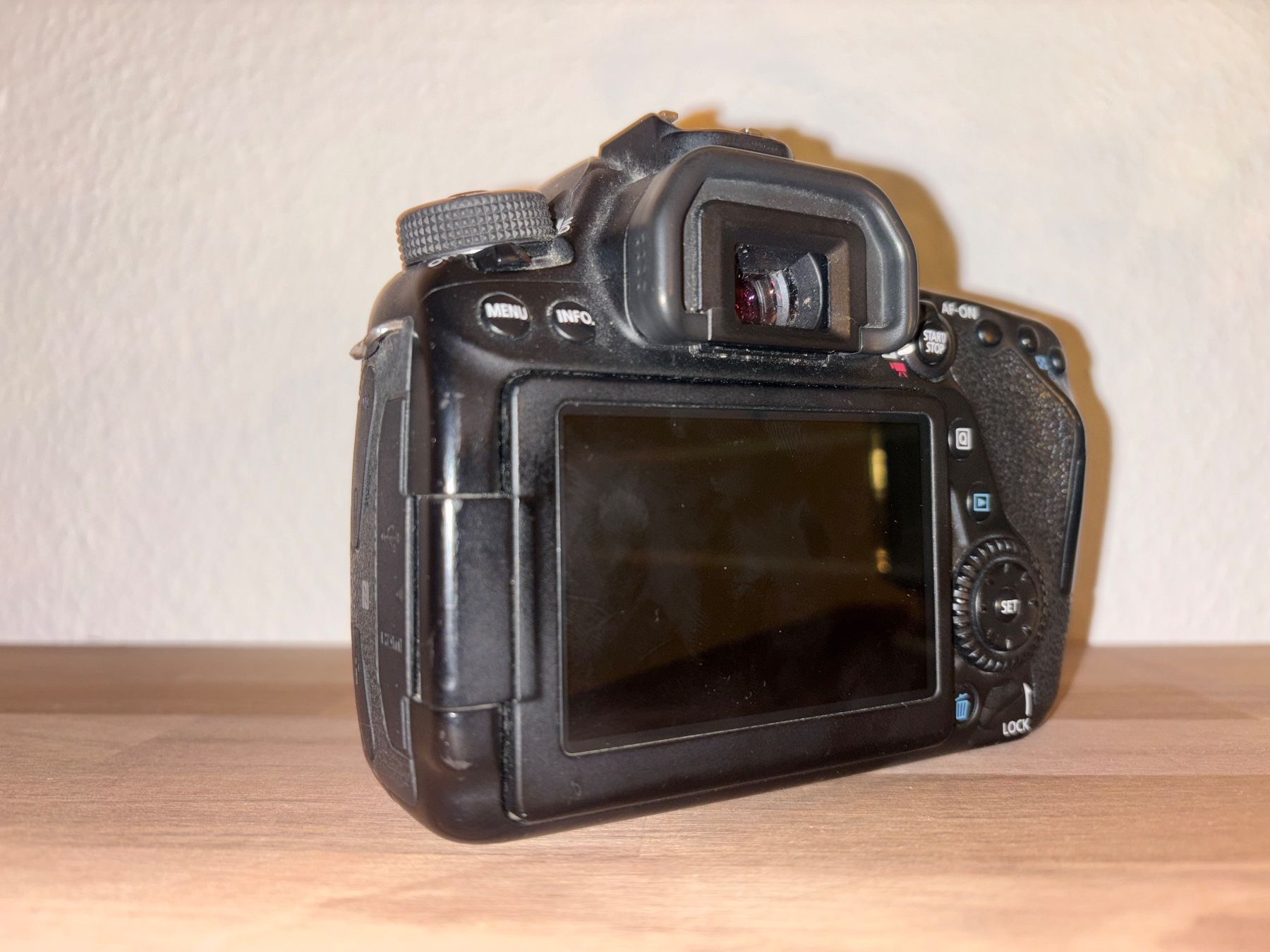 Canon Kamera: Canon EOS 80D Spiegelreflexkamera mit 18-135 Zoomobjektiv – Gebraucht aus Winterthur von madoom 3