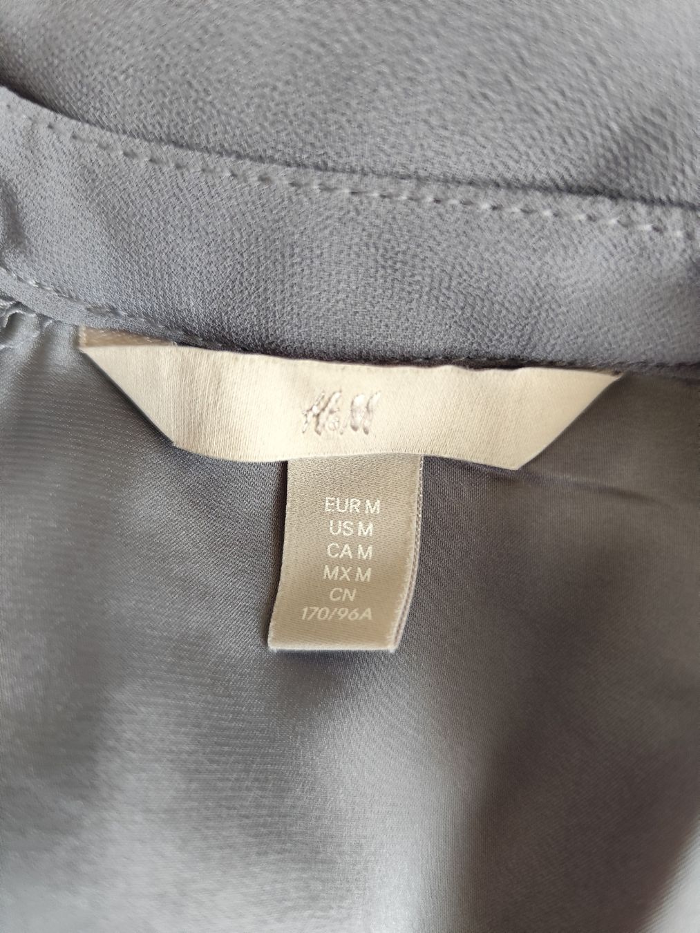 H&M Vestiti: H&M Dress pleated grey size M  – Usato da Mägenwil venduto da VintageGirly 7