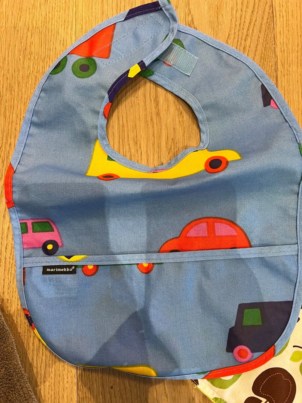 Repas pour bébés: 3 herzige Lätzchen – D'occasion à Ennetbaden par Katiusia 3