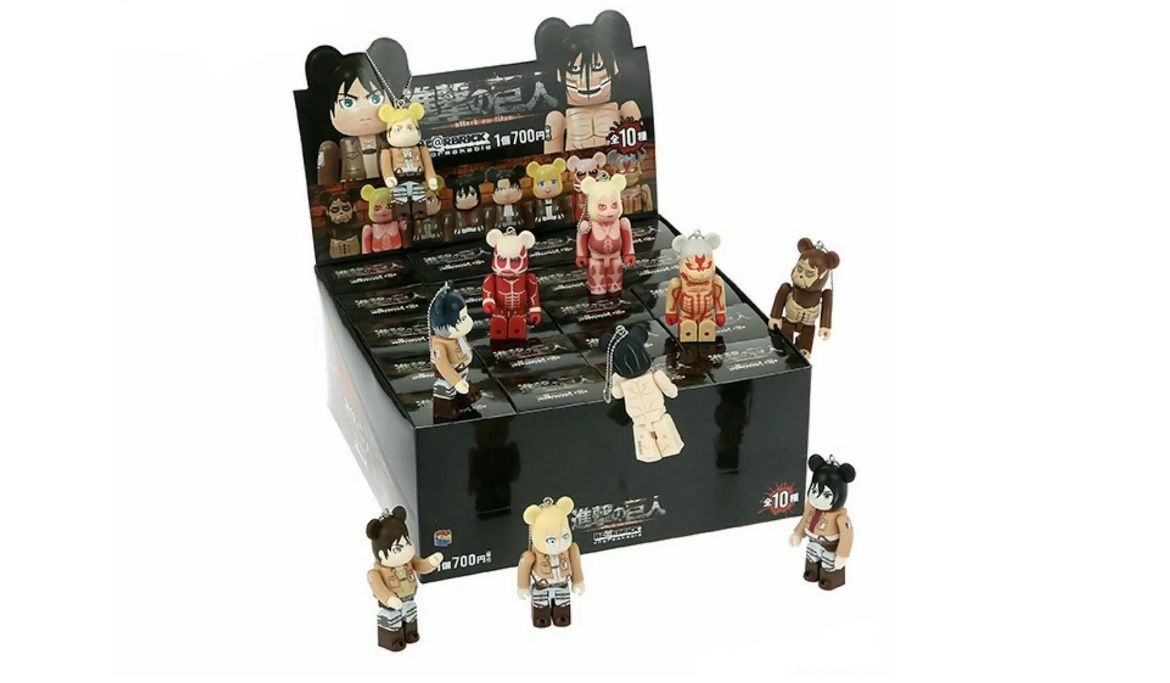 Statuette: Bearbrick Medicom Attack on Titan 100% Keychain Sealed Case – Nuovo e nell'imballaggio originale da Chur venduto da pareto12