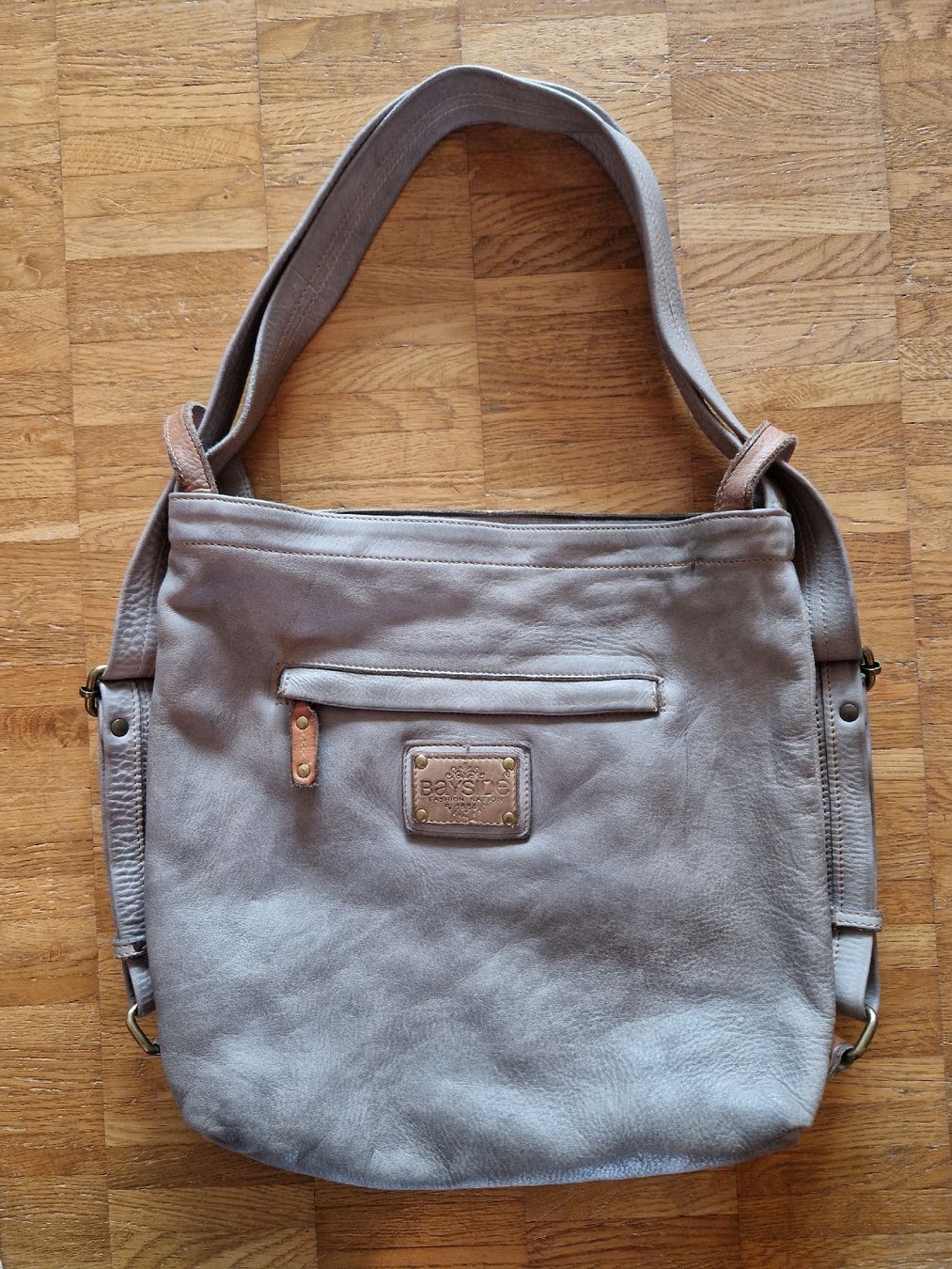 Taschen für Damen: Ledertasche/Rucksack von Bayside, grau, Top Zustand – Neu (gemäss Beschreibung) aus Kloten von somsing 1